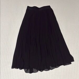 Aritzia Wilfred Twirl Pleated Skirt Black Size S NWOT
